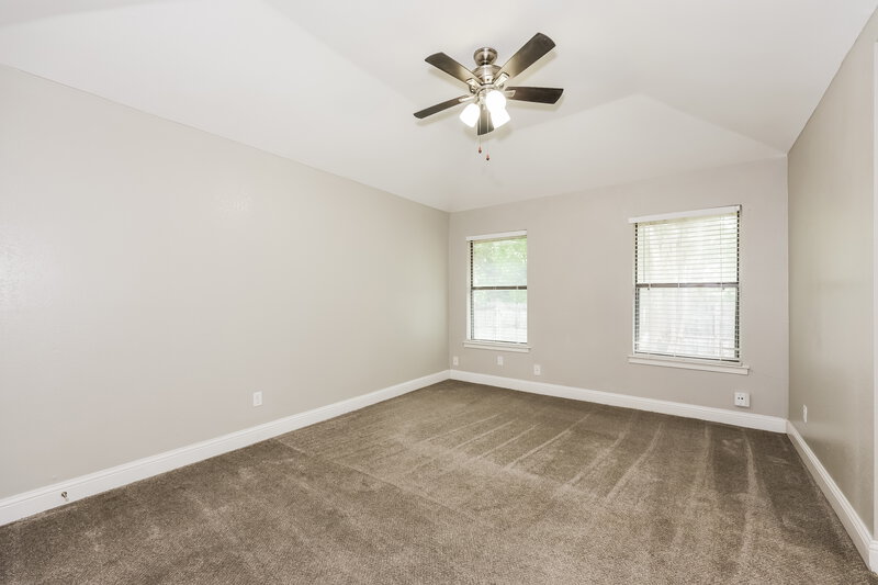 1,960/Mo, 7051 South Meadow Drive E Fort Worth, TX 76133 Main Bedroom View