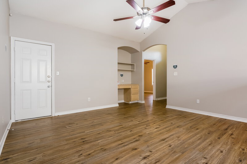 2,640/Mo, 1808 Alanbrooke Fort Worth, TX 76140 Living Room View 2
