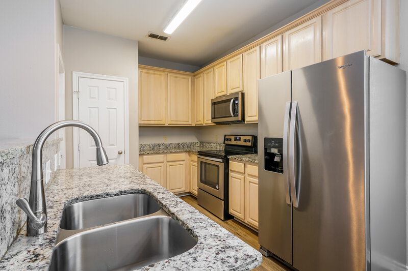 2,640/Mo, 1808 Alanbrooke Fort Worth, TX 76140 Kitchen View