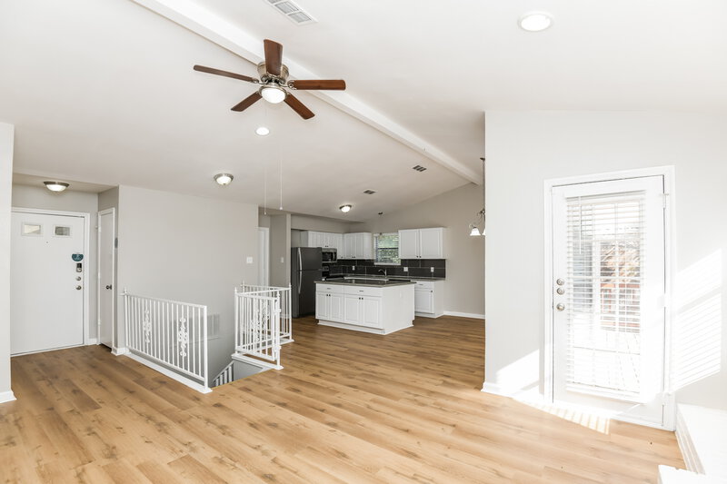 2,445/Mo, 3721 Ashley Ln Fort Worth, TX 76123 Living Room View 2