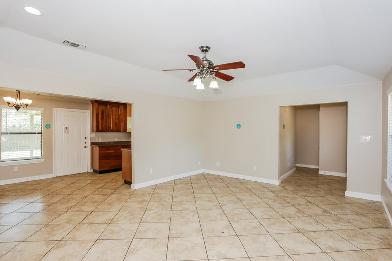 2,030/Mo, 445 Berkshire Dr Burleson, TX 76028 Living Room View 2