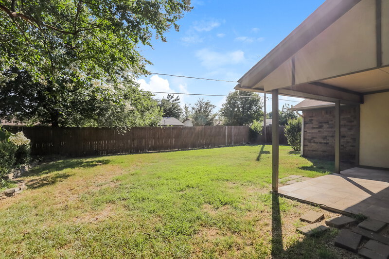 2,030/Mo, 445 Berkshire Dr Burleson, TX 76028 Patio View
