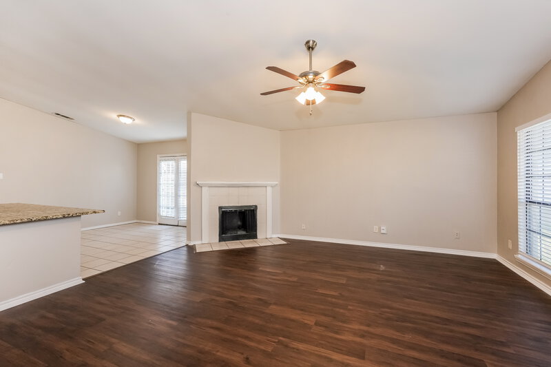 1,935/Mo, 3101 Galemeadow Dr Fort Worth, TX 76123 Living Room View 3
