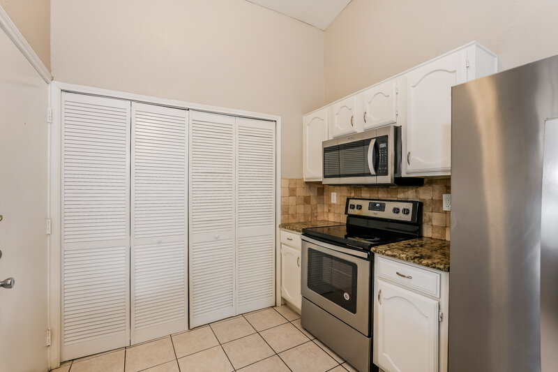 1,935/Mo, 3101 Galemeadow Dr Fort Worth, TX 76123 Kitchen View