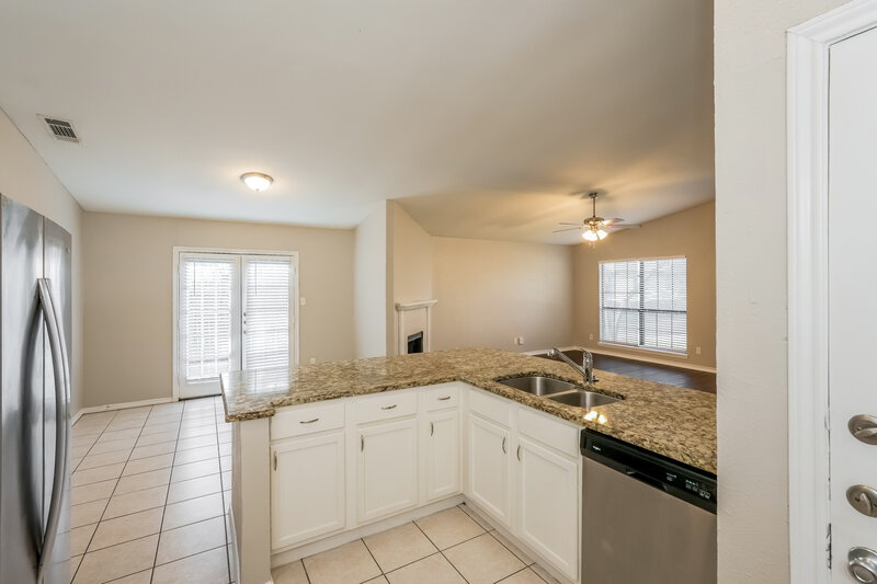 1,935/Mo, 3101 Galemeadow Dr Fort Worth, TX 76123 Kitchen View 3