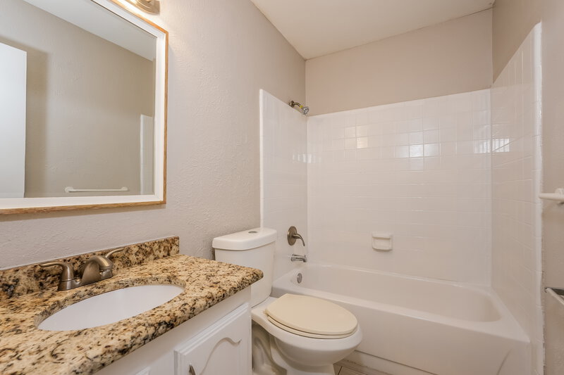 1,935/Mo, 3101 Galemeadow Dr Fort Worth, TX 76123 Bathroom View