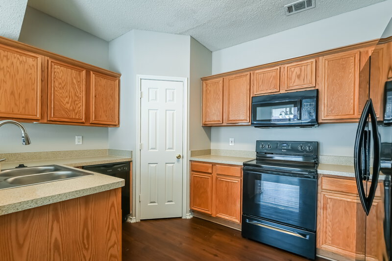 1,950/Mo, 1428 Savannah St Mesquite, TX 75149 Kitchen View