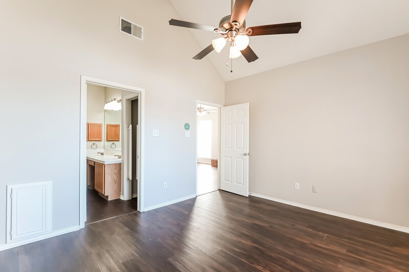 1,950/Mo, 1428 Savannah St Mesquite, TX 75149 Main Bedroom View