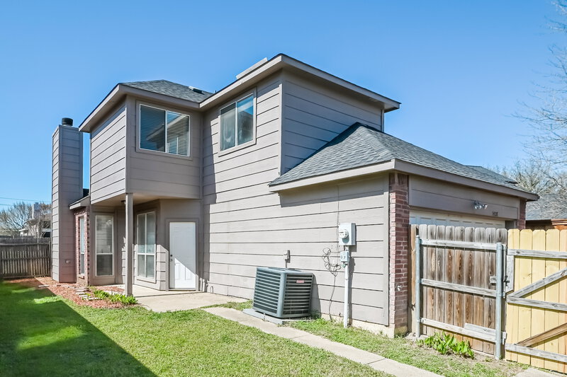 1,950/Mo, 1428 Savannah St Mesquite, TX 75149 Rear View