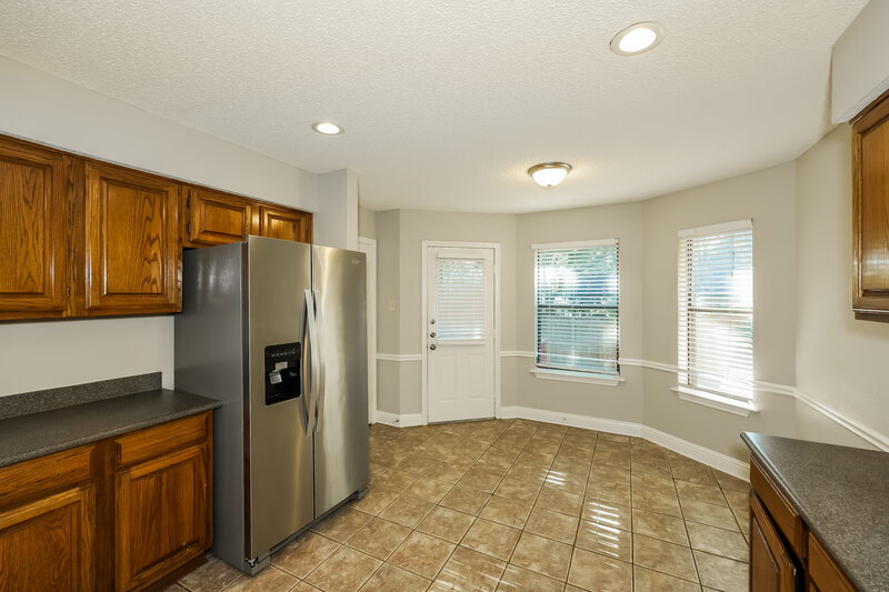 2,325/Mo, 3907 Wentworth Drive Arlington, TX 76001 Kitchen View