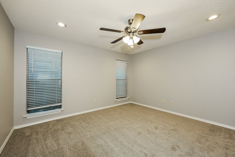 2,325/Mo, 3907 Wentworth Drive Arlington, TX 76001 Main Bedroom View