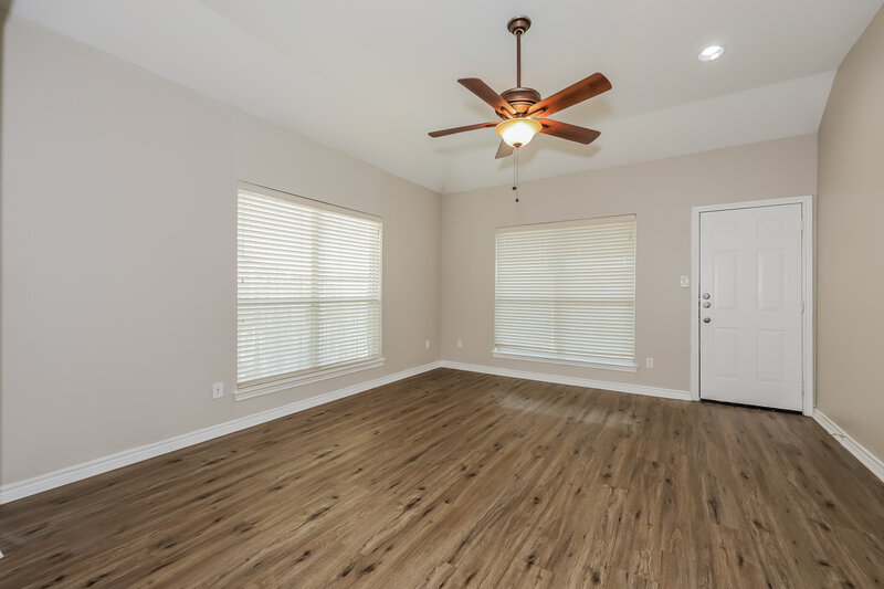 2,110/Mo, 1428 Park Crest Drive Crowley, TX 76036 Living Room View