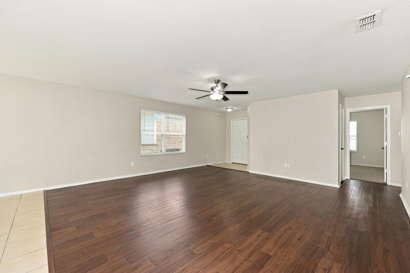 2,105/Mo, 3132 Middleview Road Fort Worth, TX 76108 Living Room View 3