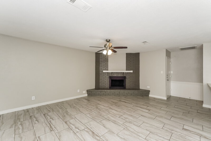 2,145/Mo, 1625 Clark Trl Grand Prairie, TX 75052 Living Room View