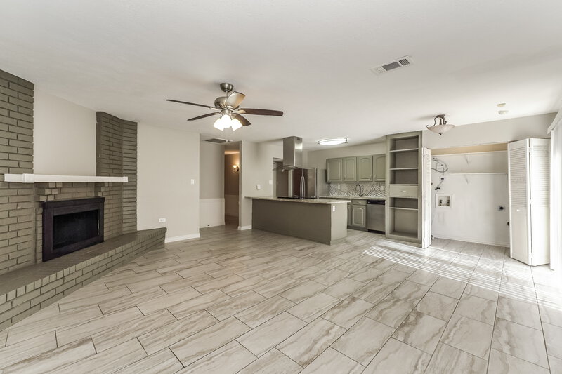 2,145/Mo, 1625 Clark Trl Grand Prairie, TX 75052 Living Room View 2
