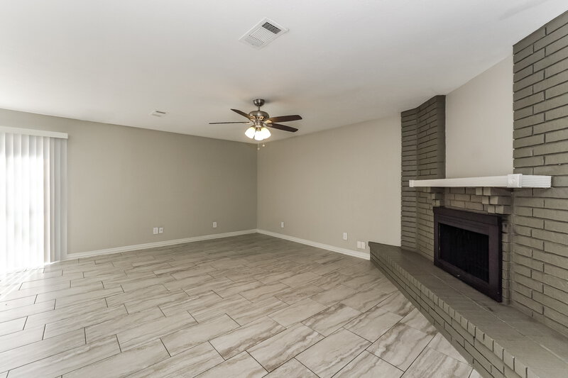 2,145/Mo, 1625 Clark Trl Grand Prairie, TX 75052 Living Room View 3