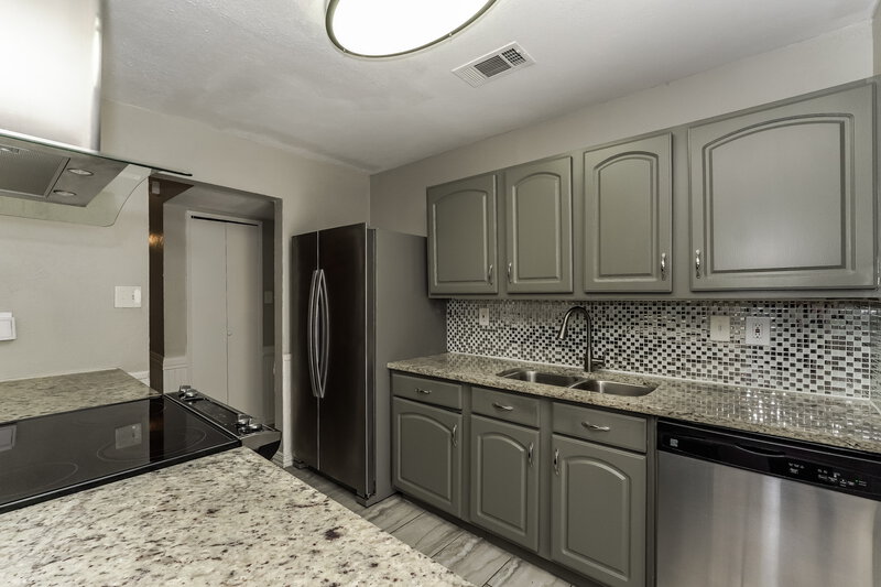 2,145/Mo, 1625 Clark Trl Grand Prairie, TX 75052 Kitchen View 2