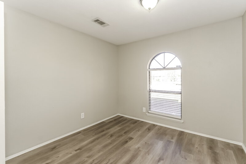 2,145/Mo, 1625 Clark Trl Grand Prairie, TX 75052 Bedroom View 2