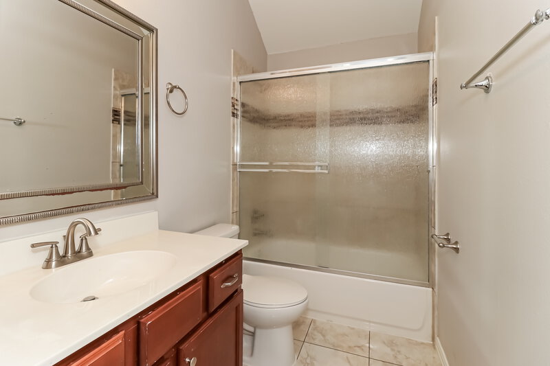 2,495/Mo, 319 W Little Creek Road Cedar Hill, TX 75104 Bathroom View