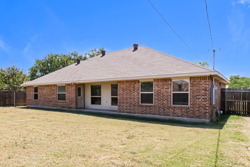2,495/Mo, 319 W Little Creek Road Cedar Hill, TX 75104 Rear View