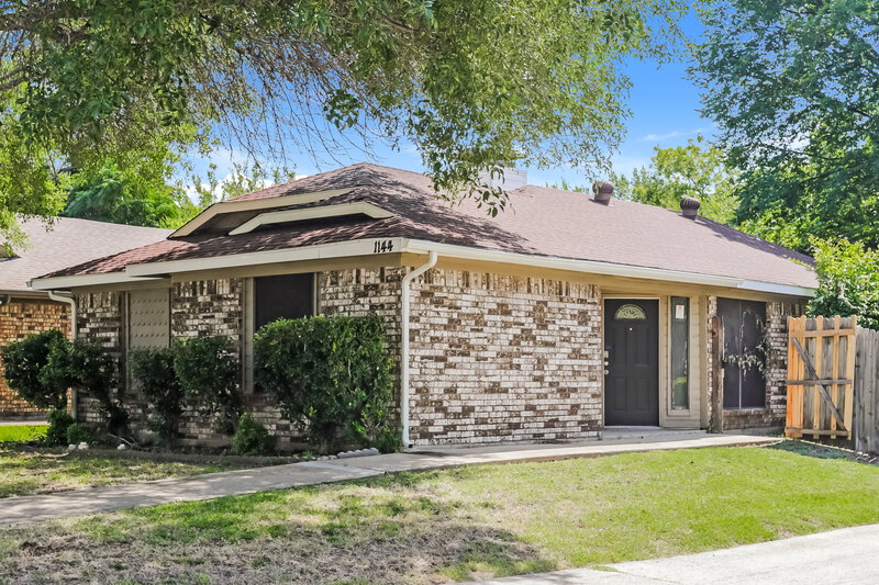 1,685/Mo, 1144 Hemlock Dr Desoto, TX 75115 Front View