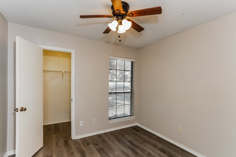 1,685/Mo, 1144 Hemlock Dr Desoto, TX 75115 Bedroom View