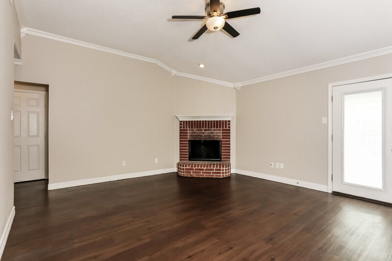 1,890/Mo, 902 Beaufort Court Arlington, TX 76018 Living Room View