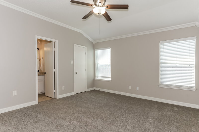 1,890/Mo, 902 Beaufort Court Arlington, TX 76018 Main Bedroom View