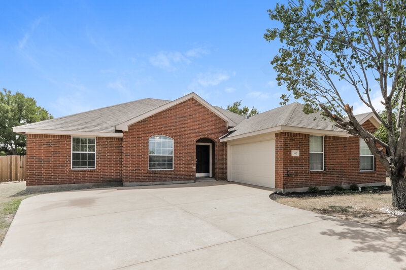 2,025/Mo, 302 Shadow Bend Circle Red Oak, TX 75154 Front View