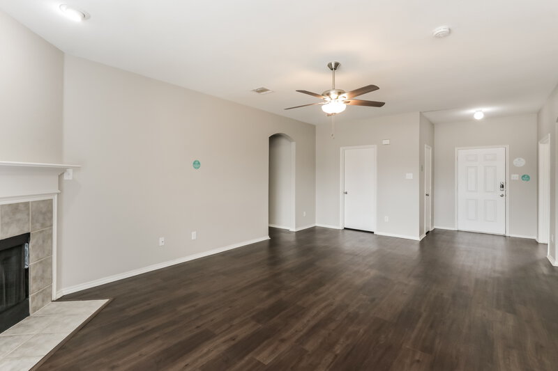 2,025/Mo, 302 Shadow Bend Circle Red Oak, TX 75154 Living Room View 3
