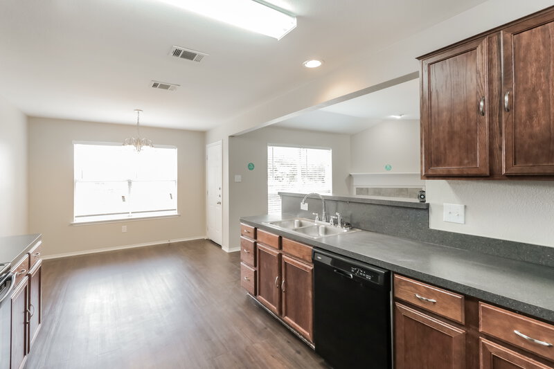 2,025/Mo, 302 Shadow Bend Circle Red Oak, TX 75154 Kitchen View 3
