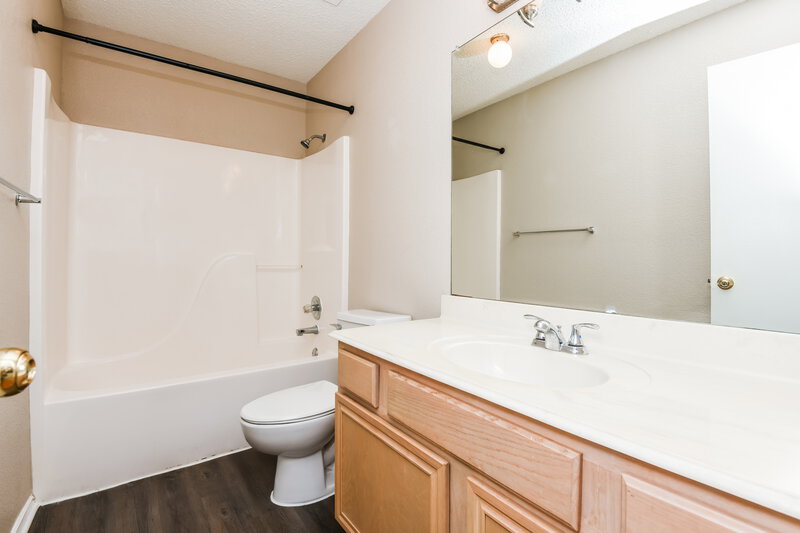 1,850/Mo, 10408 Morning Dew St Fort Worth, TX 76108 Bathroom View