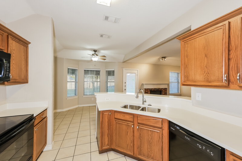 1,990/Mo, 1232 Clay Ln Seagoville, TX 75159 Kitchen View