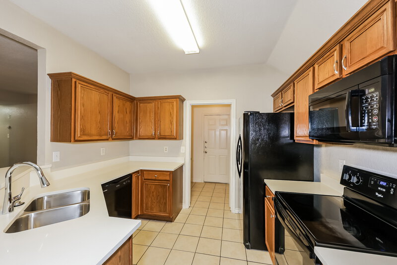 1,990/Mo, 1232 Clay Ln Seagoville, TX 75159 Kitchen View 2