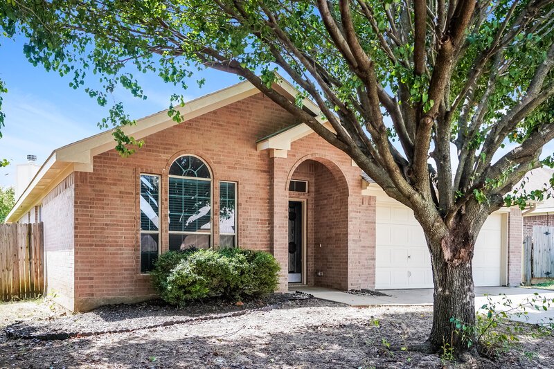 2,680/Mo, 1345 Meadowbrook Lane Crowley, TX 76036 Front View