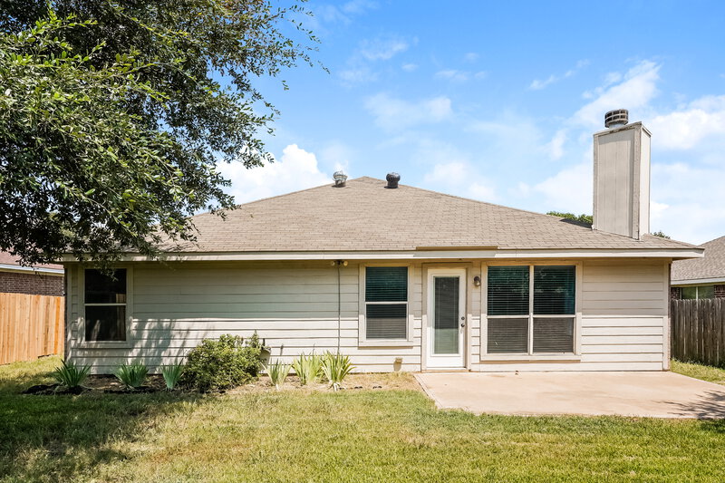 2,680/Mo, 1345 Meadowbrook Lane Crowley, TX 76036 Rear View