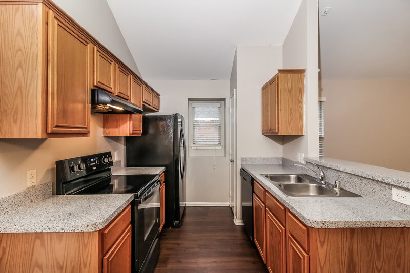 2,020/Mo, 4901 Fox Ridge McKinney, TX 75071 Kitchen View