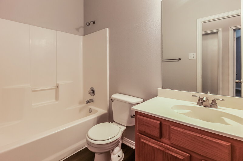 2,020/Mo, 4901 Fox Ridge McKinney, TX 75071 Bathroom View