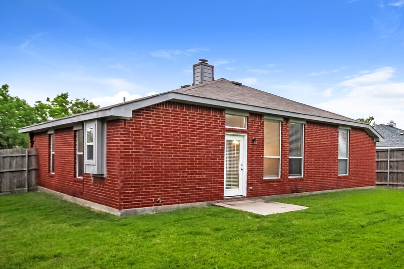 2,020/Mo, 4901 Fox Ridge McKinney, TX 75071 Rear View 2