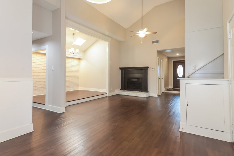 2,015/Mo, 1141 Paintbrush St Mesquite, TX 75149 Living Room View 2