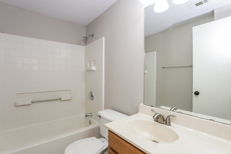 2,025/Mo, 401 Meadow St. Saginaw, TX 76179 Bathroom View 2