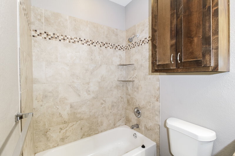 2,235/Mo, 1219 Saturn Drive Cedar Hill, TX 75104 Bathroom View