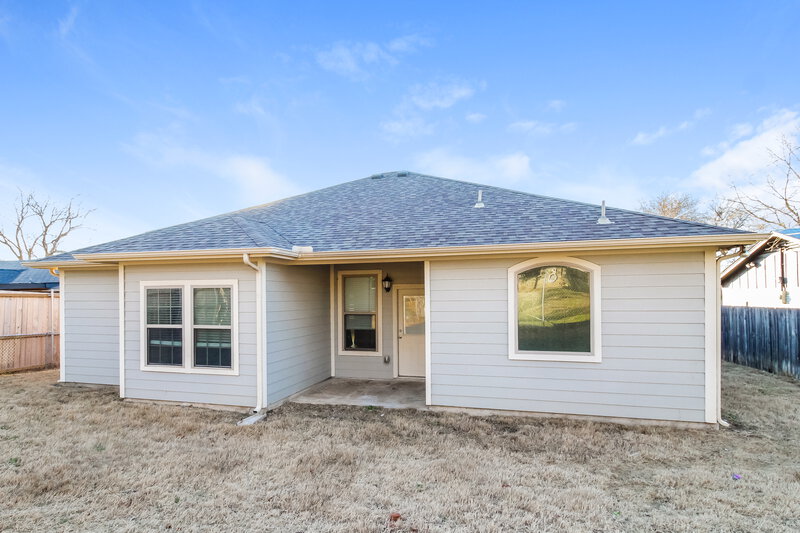 2,235/Mo, 1219 Saturn Drive Cedar Hill, TX 75104 Rear View