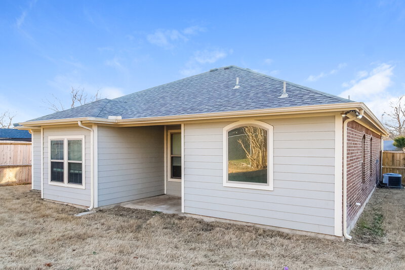 2,235/Mo, 1219 Saturn Drive Cedar Hill, TX 75104 Rear View 2