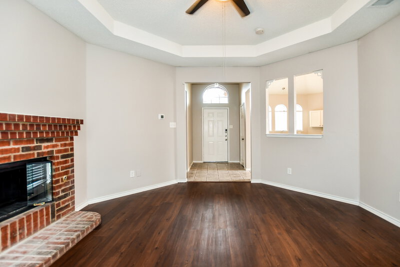 2,130/Mo, 1213 Clear Creek Dr Mesquite, TX 75181 Living Room View 3