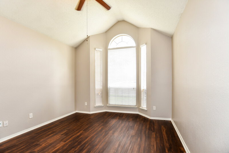 2,130/Mo, 1213 Clear Creek Dr Mesquite, TX 75181 Main Bedroom View