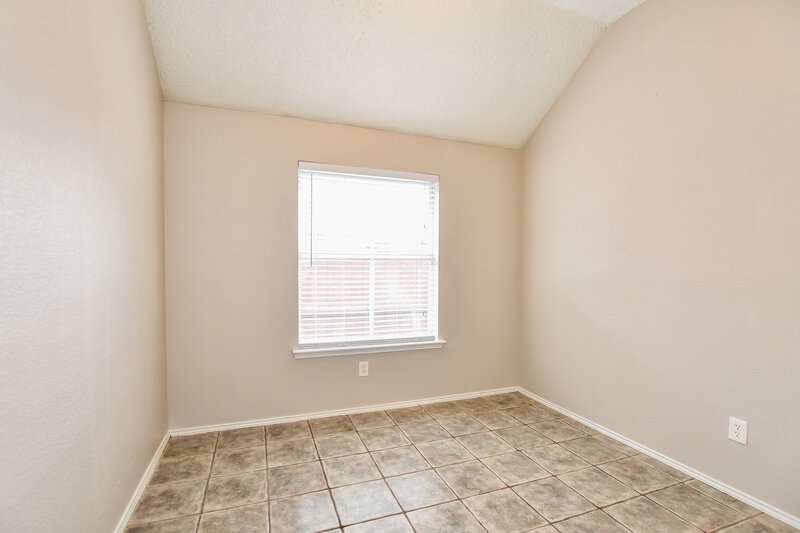 2,130/Mo, 1213 Clear Creek Dr Mesquite, TX 75181 Bedroom View 3