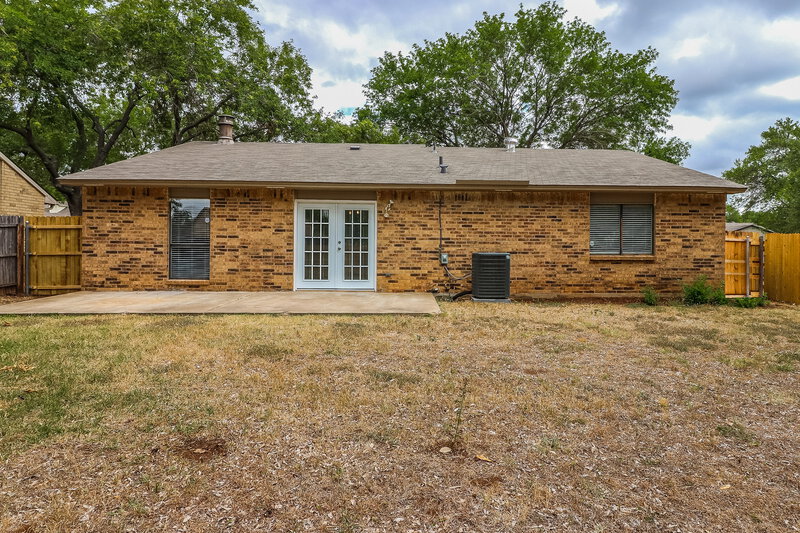 1,890/Mo, 3805 Bee Tree Lane Fort Worth, TX 76133 Rear View 2