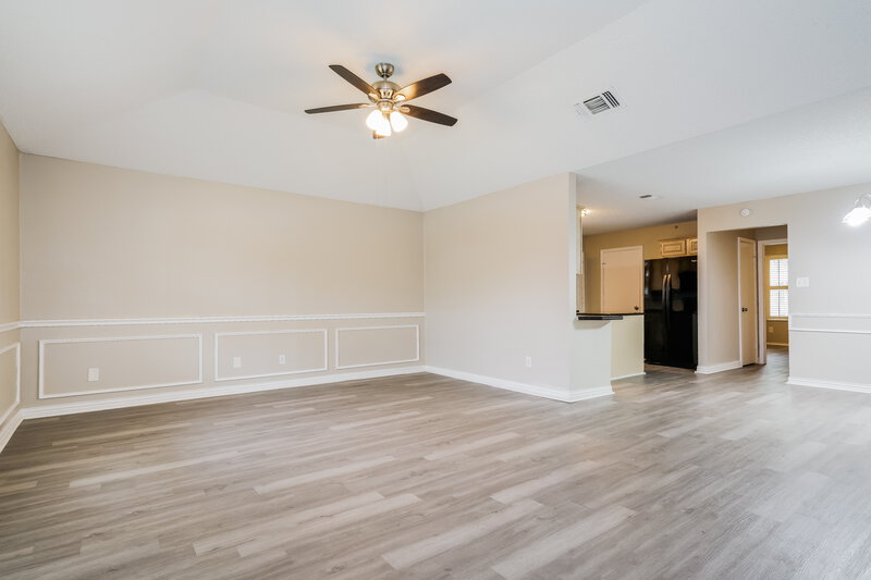 2,200/Mo, 920 Tennessee Trail Arlington, TX 76017 Living Room View