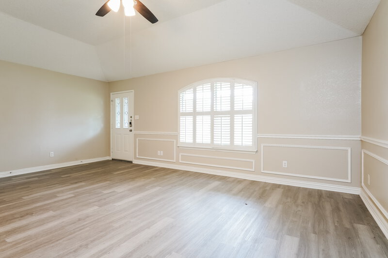 2,200/Mo, 920 Tennessee Trail Arlington, TX 76017 Living Room View